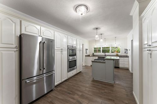 28980 Old Towne Rd, Chisago City, MN, 55013-9561 | Card Image