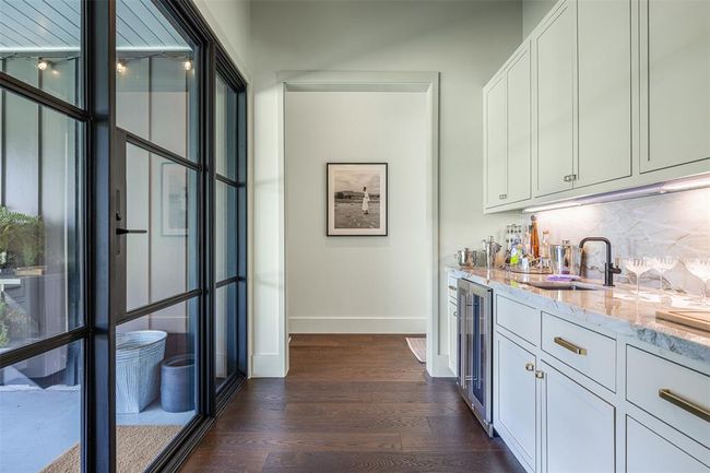 830 S Weyand Rd, Home with 4 bedrooms, 6 bathrooms and null parking in Round Top TX | Image 8