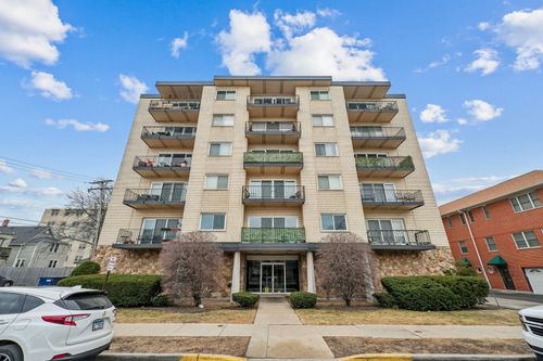 3d-7314 Randolph St, Forest Park, IL, 60130-1325 | Card Image