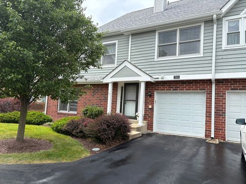 7932 Stewart Dr, Darien, IL, 60561-5930 | Card Image