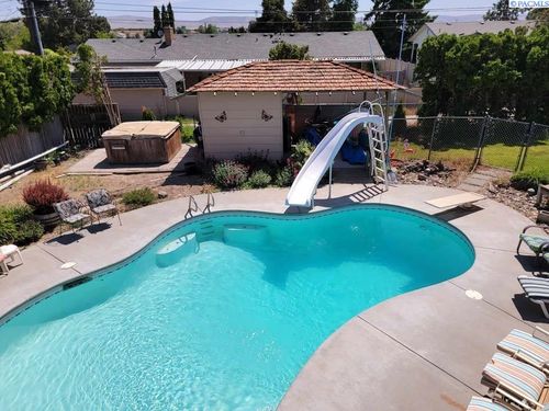 910 King, Grandview, WA, 98930 | Card Image