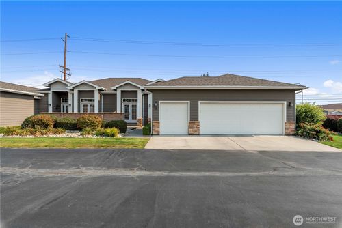 unit-2-1845 Maple St, Wenatchee, WA, 98801-8238 | Card Image