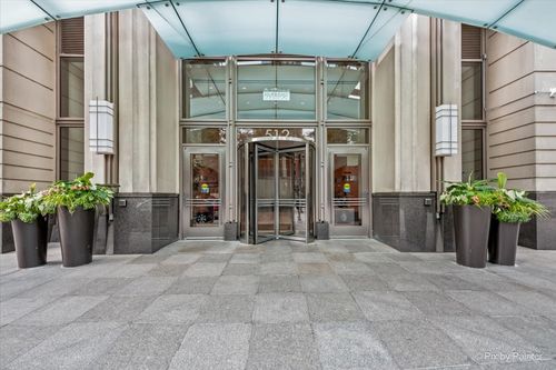 501-512 N Mcclurg Ct, Chicago, IL, 60611-4112 | Card Image