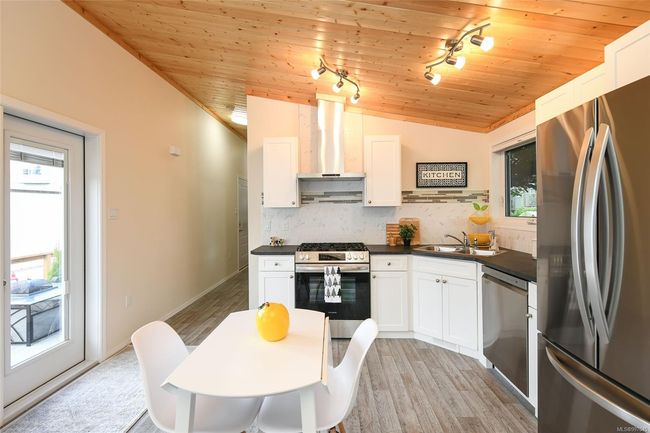 3 - 2625 Mansfield Dr, House other with 2 bedrooms, 1 bathrooms and 2 parking in Courtenay BC | Image 29