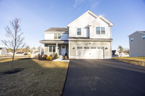 1 Clover Dr, Bellingham, MA, 02019-2252 | Card Image