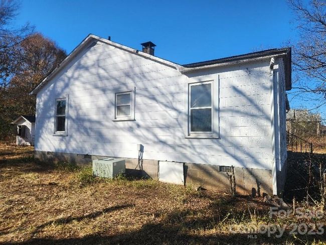 1441 Zion Church Rd, House other with 3 bedrooms, 1 bathrooms and null parking in Hickory NC | Image 8