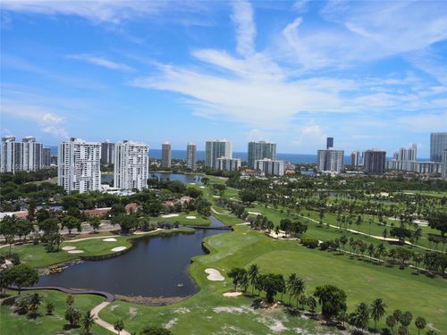ph4-20335 W Country Club Dr, Aventura, FL, 33180-1600 | Card Image