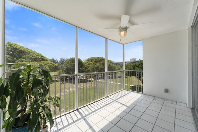 APT-409 - 2650 S Course Dr, Condo with 2 bedrooms, 2 bathrooms and null parking in Pompano Beach FL | Image 7