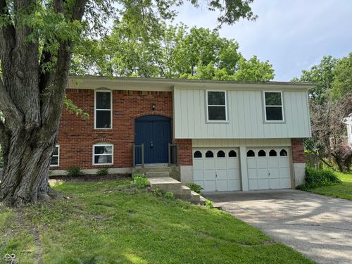 7717 Cambridge Dr, Fishers, IN, 46038-1910 | Card Image