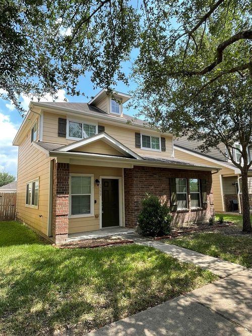 1755 Nichole Woods Dr, Houston, TX, 77047-4489 | Card Image