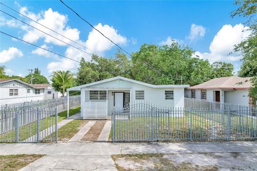 1375 Nw 77th St, Miami, FL, 33147 | Card Image