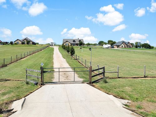 128 County Road 4430, Rhome, TX, 76078-2241 | Card Image