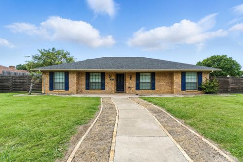 1512 Wood Creek Dr, Flower Mound, TX, 75028-1323 | Card Image