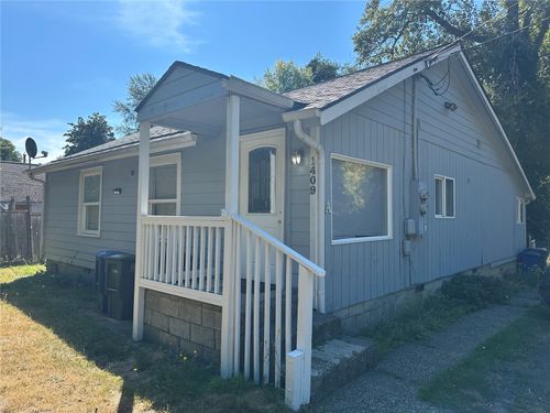 a-1409 W Railroad Ave, Shelton, WA, 98584-3809 | Card Image