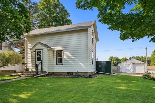 1715 10th St E, Glencoe, MN, 55336-2515 | Card Image