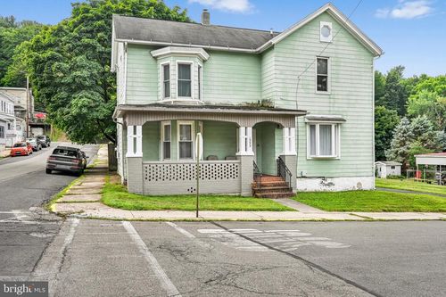 999 E Norwegian St, POTTSVILLE, PA, 17901-3817 | Card Image