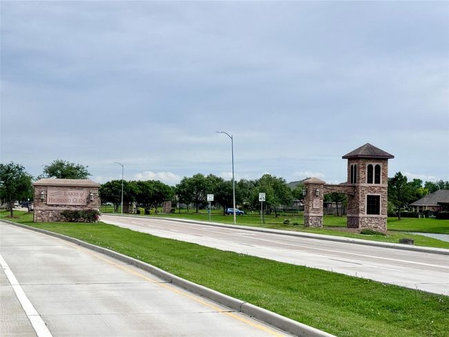 Grand entrance from the main road to your new home! | Image 49