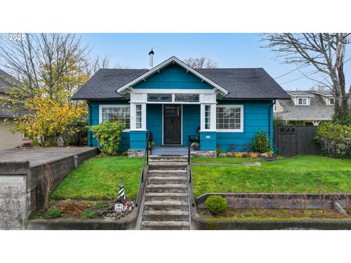 820 12th Ave, Seaside, OR, 97138-7107 | Card Image