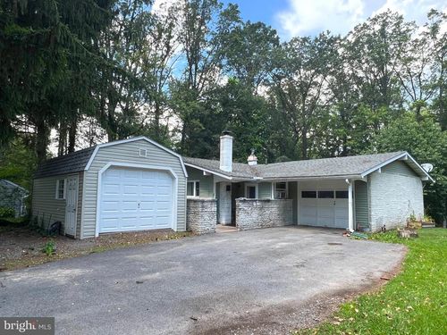 2005 Highland Dr, State College, PA, 16803-1308 | Card Image