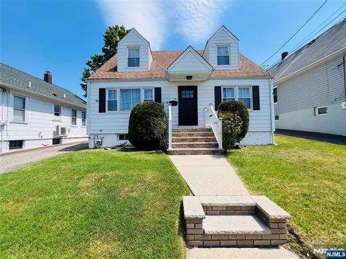 18 Pershing St, Garfield, NJ, 07026-2609 | Card Image