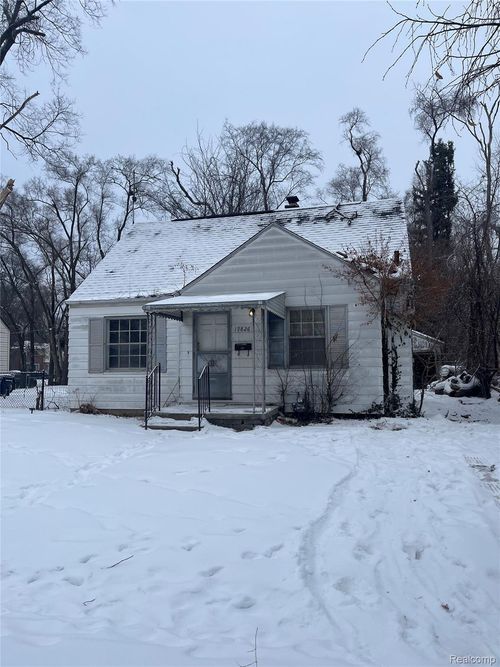 19826 Lyndon St, Detroit, MI, 48223-2146 | Card Image