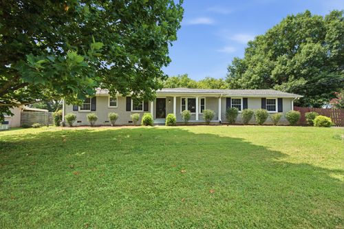 114 Wessington Pl, Hendersonville, TN, 37075-3086 | Card Image