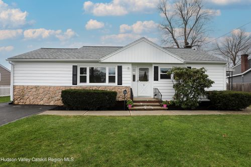 11 Mountain View Ave, Saugerties, NY, 12477-2210 | Card Image