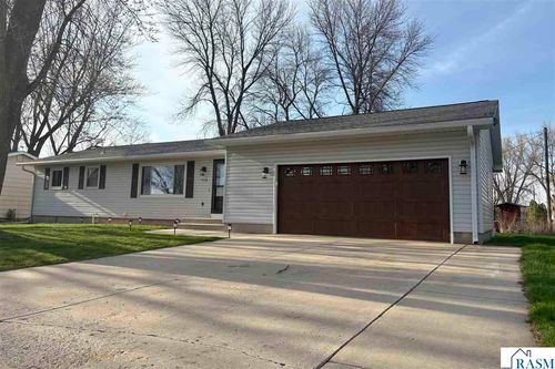 406 Linda Dr, Eagle Lake, MN, 56024-9617 | Card Image