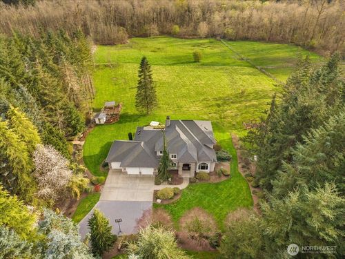 19207 Se May Valley Rd, Issaquah, WA, 98027-5421 | Card Image