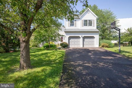 505 Country Pointe Cir, Perkasie, PA, 18944-1291 | Card Image