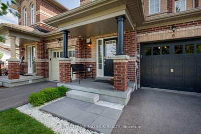 8 - 31 Town Line, Home with 3 bedrooms, 4 bathrooms and 2 parking in Orangeville ON | Image 2