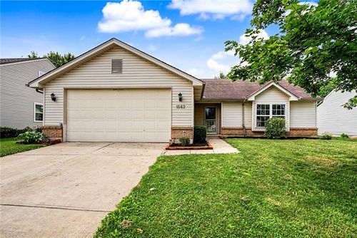 1562 Farrington Dr, Kettering, OH, 45420-1381 | Card Image