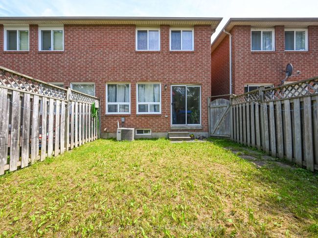 22 Gilgorm Rd, Condo with 3 bedrooms, 3 bathrooms and 1 parking in Brampton ON | Image 37