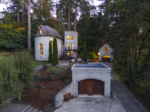 1820 E 28th Ave, Eugene, OR, 97403-1652 | Card Image