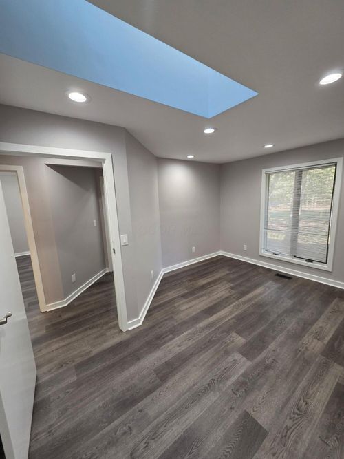 b-5018 Pine Creek Dr, Westerville, OH, 43081-4973 | Card Image