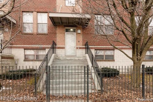 7637 Woodward Avenue, Detroit, MI, 48202 | Card Image