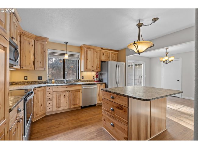 1524 Sw 44 Th St, House other with 4 bedrooms, 3 bathrooms and 2 parking in Pendleton OR | Image 13