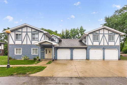 a4-2S640 Cerny Rd, Warrenville, IL, 60555-2573 | Card Image