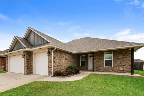 4213 St Augustine Street, Mustang, OK, 73064 | Card Image