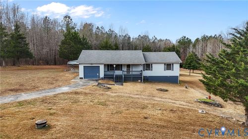 927 E Courthouse Rd, Blackstone, VA, 23824-3208 | Card Image