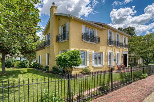 422 W Water St, Newburgh, IN, 47630-1156 | Card Image