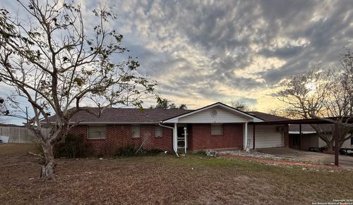 318 Cottonwood St, Kenedy, TX, 78119-3902 | Card Image