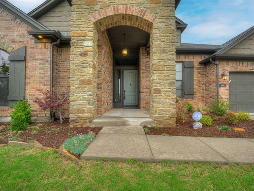 4302 Lorings Circle, Norman, OK, 73072 | Card Image