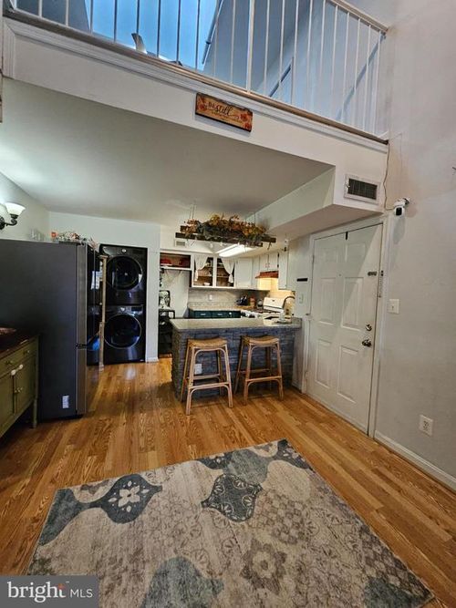 apt-201-9200 Azure Ct, MANASSAS, VA, 20110-5765 | Card Image