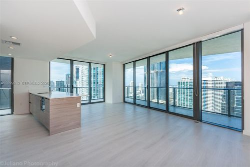3301-1300 S Miami Ave, Miami, FL, 33130-4487 | Card Image