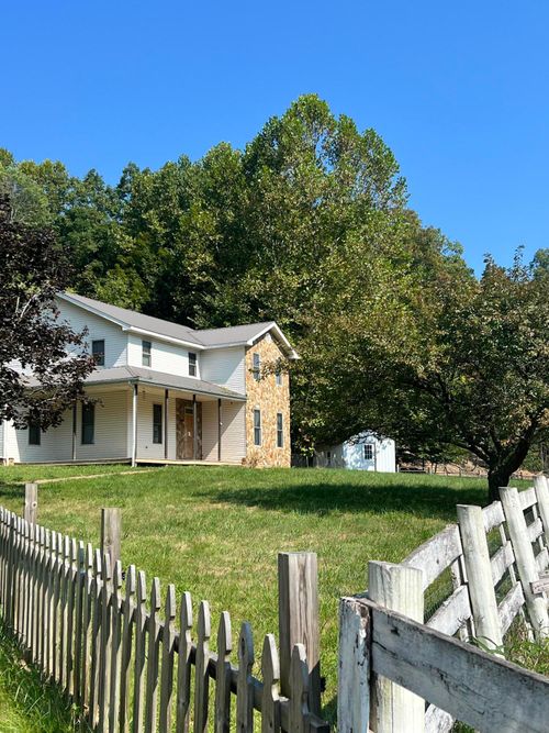 875 Upper Craney Rd, Morehead, KY, 40351-7306 | Card Image