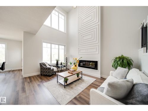 8808 183 Ave Nw, Edmonton, AB, T5Z0S8 | Card Image
