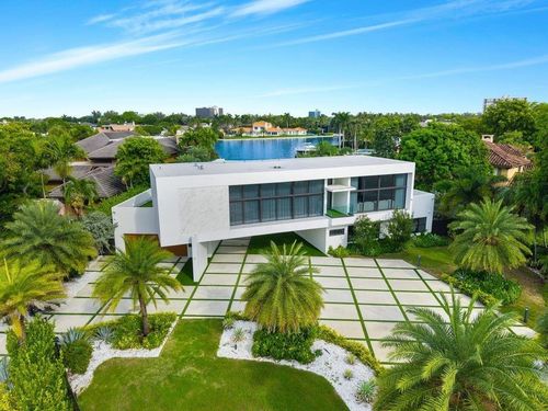 19 Gatehouse Rd, Sea Ranch Lakes, FL, 33308-2943 | Card Image