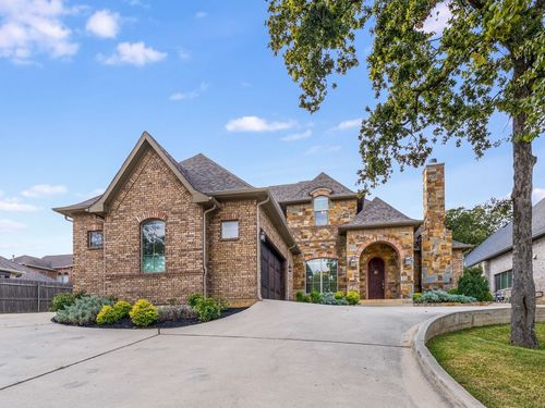 6801 Woodland Hills Dr, North Richland Hills, TX, 76182-4337 | Card Image