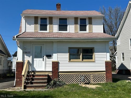 13623 Thornhurst Ave, Garfield Heights, OH, 44105-6852 | Card Image